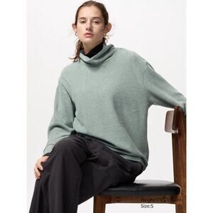 Uniqlo soft knit fleece high neck mockneck sweater sage green pullover